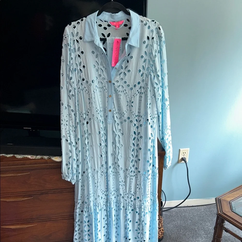 Lilly Pulitzer NWT
Hydra Blue Soirée Eyelet LS Dress Size 12 - Picture 6 of 8